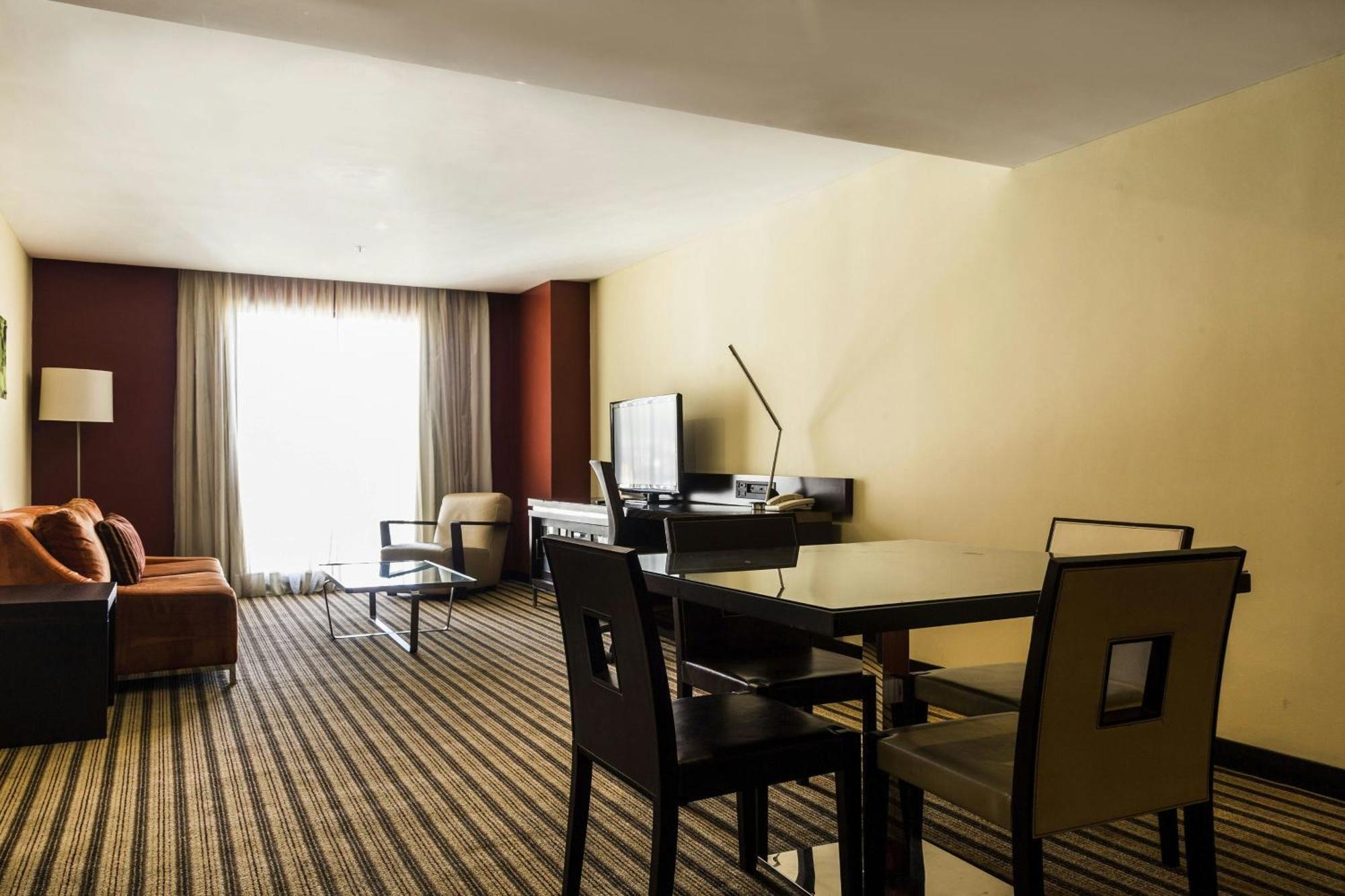 Renaissance Caracas La Castellana Hotel Bagian luar foto